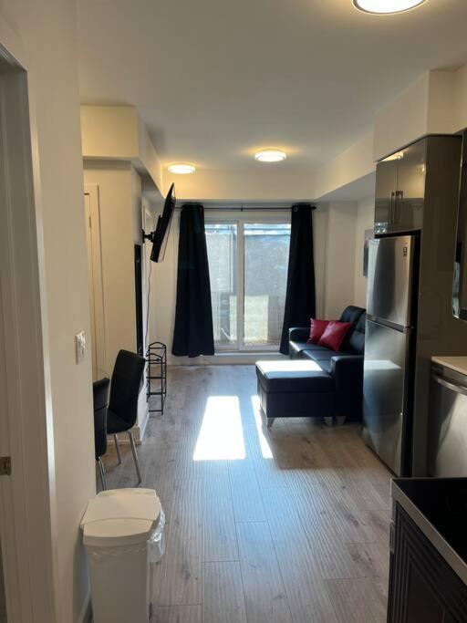 Apartment Lovely One Bedroom With Free Parking